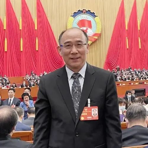 全國政協(xié)委員，中國廣播藝術(shù)團團長劉學(xué)俊.jpg