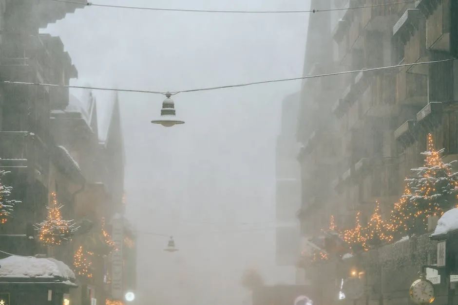 望著窗外的煙雨，心中涌起一股莫名的情愫.jpg