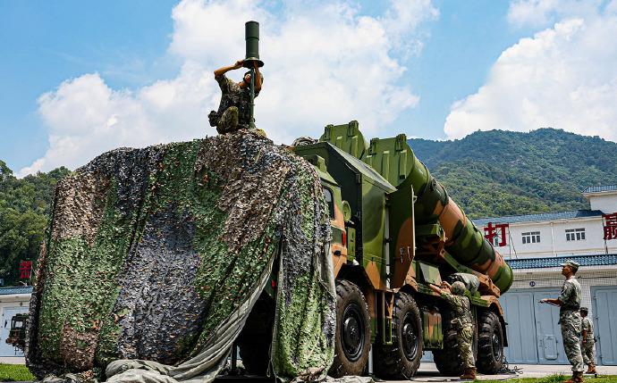 近日，東部戰(zhàn)區(qū)海軍某部組織實戰(zhàn)化單車綜合作戰(zhàn)比武，進一步錘煉官兵打贏本領。2.jpg